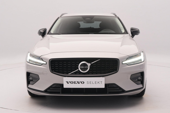Volvo V60 B4 PLUS DARK 1.maj
