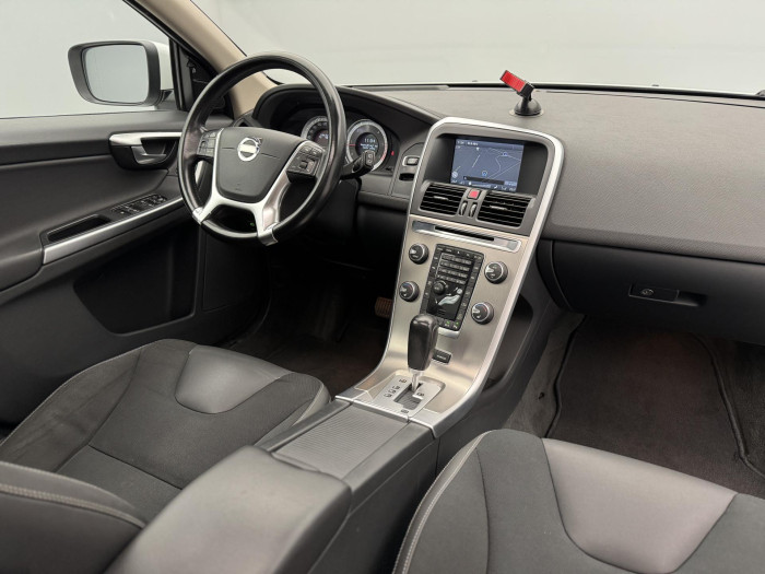 Volvo XC60 D5 AWD MOMENTUM 2.4 d Momentum