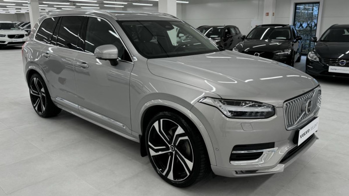 Volvo XC90 B5 AWD ULTIMATE REZERVACE