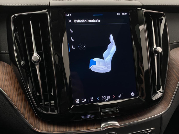 Volvo XC60 T6 AWD RECHARGE DARK ULTIMATE
