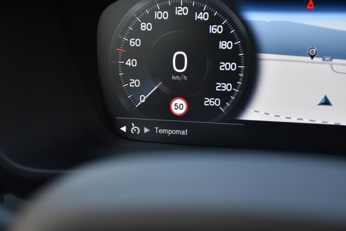 Volvo XC40 B4 R-DESIGN AUT 1.maj.
