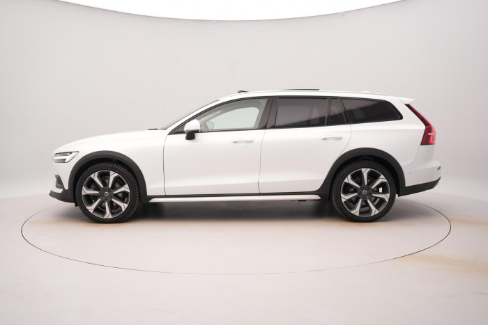 Volvo V60 CC B4 AWD ULTIMATE REZERVACE 2.0 CC CC