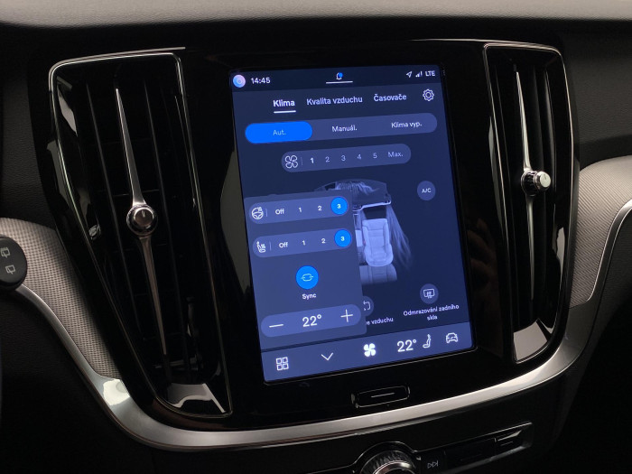 Volvo V60 B4 DARK PLUS AUT CZ