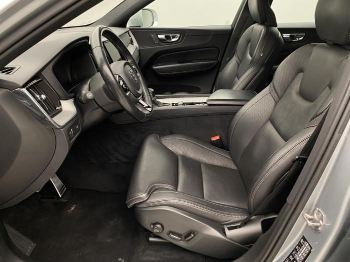 Volvo XC60 D4 AWD R-DESIGN AUT CZ 2.0 d