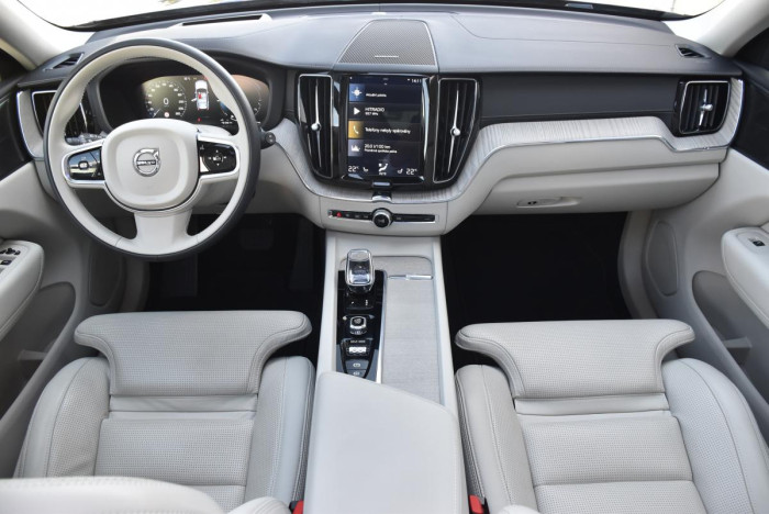 Volvo XC60 T8 AWD TWIN ENG. REZERVACE