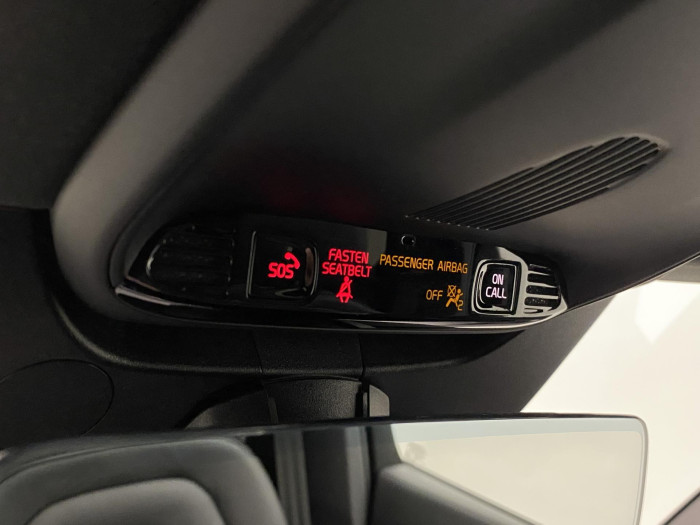 Volvo XC90 B5 AWD R-DESIGN AUT REZERVACE