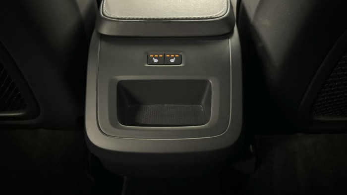 Volvo XC90 B5 AWD R-DESIGN AUT REZERVACE