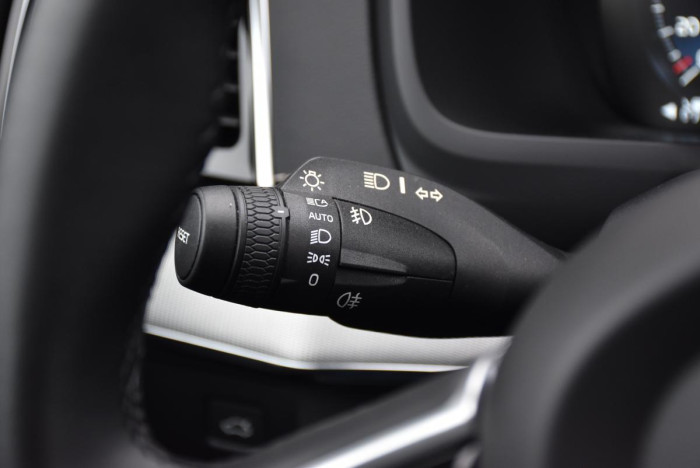 Volvo XC90 B5 AWD R-Design REZERVACE