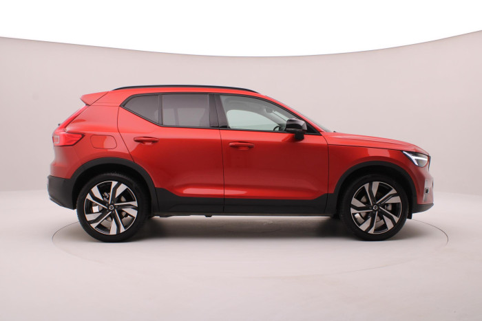 Volvo XC40 B4 DARK PLUS REZERVACE
