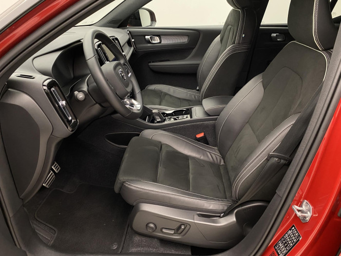 Volvo XC40 B4 AWD R-DESIGN AUT CZ