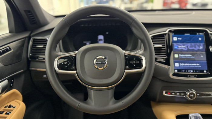 Volvo XC90 B5 AWD ULTIMATE REZERVACE