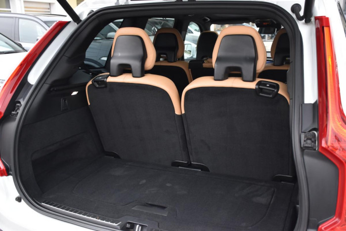 Volvo XC90 D5 AWD INSCRIPTION REZERVACE 2.0 d