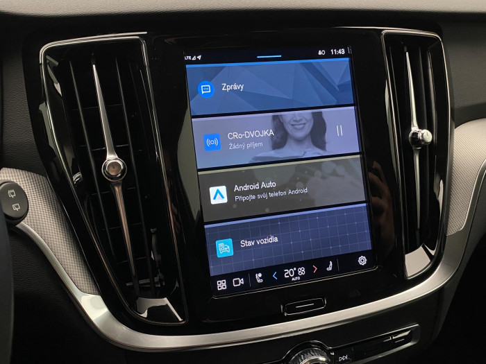 Volvo V60 B4 R-DESIGN AUT CZ