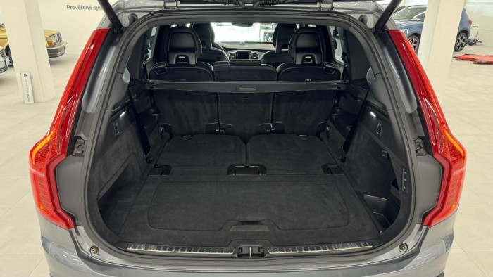 Volvo XC90 T6 AWD R-DESIGN AUT REZERVACE