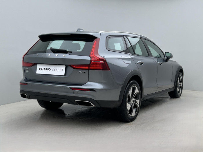 Volvo V60 CC B4 PRO AUT 1.maj. REZERVACE 2.0 CC CC