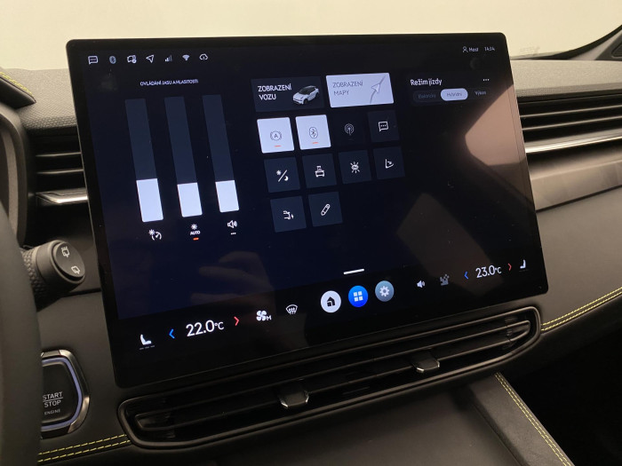 Lynk & Co 01 01 CORE PHEV