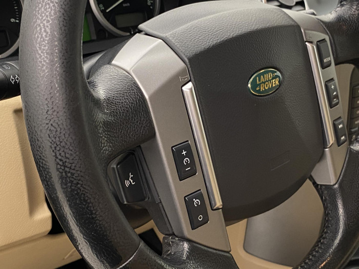 Land Rover Discovery 3 TDV6 HSE AWD REZERVACE