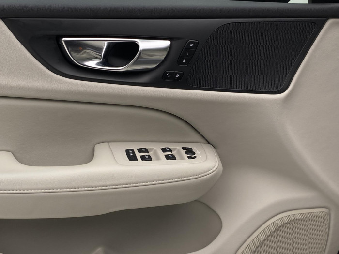 Volvo V60 CC B4 AWD BRIGHT PLUS AUT CZ