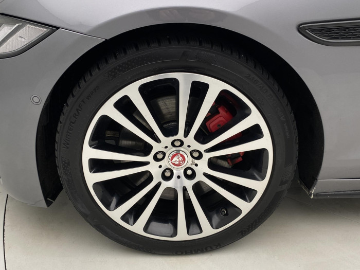 Jaguar XF D200 R-DYNAMIC SE AWD AUT 2.0 d Dynamic SE