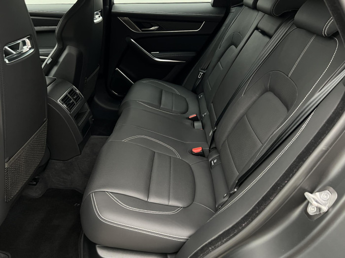 Jaguar F-Pace 250 AWD HSE AUT 1.maj.