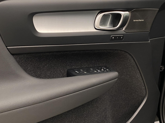 Volvo XC40 B4 AUT PLUS BLACK EDITION