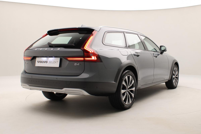 Volvo V90 CC B4 AWD PLUS AUT 1.maj