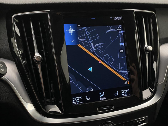 Volvo V60 B4 MOMENTUM AUT REZERVACE 2.0 Momentum