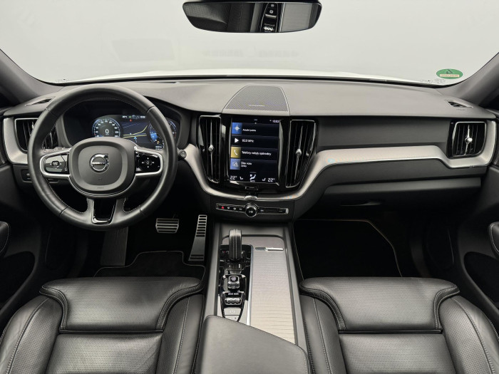 Volvo XC60 B5 AWD R-DESIGN AUT