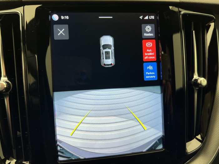 Volvo XC60 B5 AWD R-DESIGN AUT 1.maj.