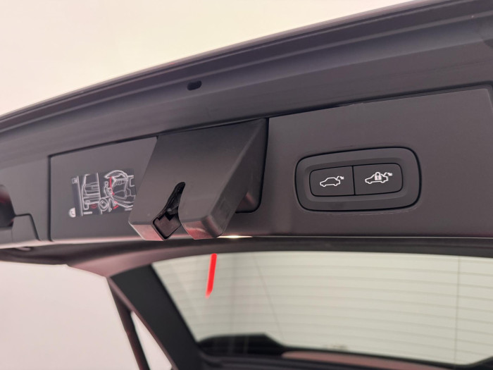 Volvo V90 T6 AWD RECHARGE PLUS DARK AUT