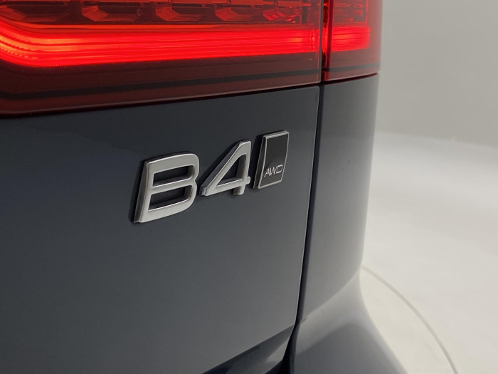 Volvo V60 CC B4 AWD BRIGHT PLUS AUT CZ