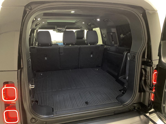 Land Rover Defender 130 D300 OUTBOUND 3.0 d