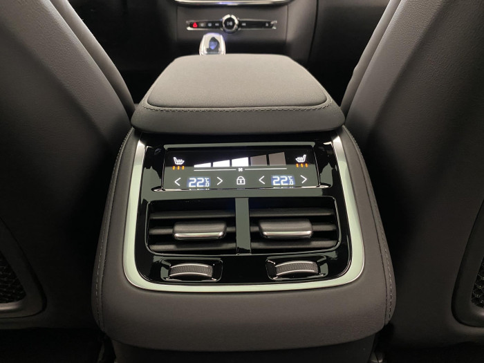 Volvo XC90 B5 AWD BLACK EDITION ULTRA 7 2.0 Edition