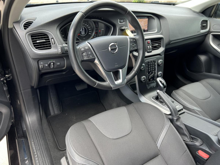 Volvo V40 D2 MOMENTUM Aut 1.maj. 2.0 d Momentum