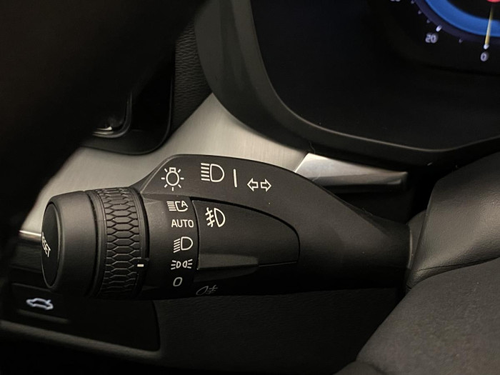 Volvo XC60 B4 MOMENTUM AUT REZERVACE 2.0 Momentum