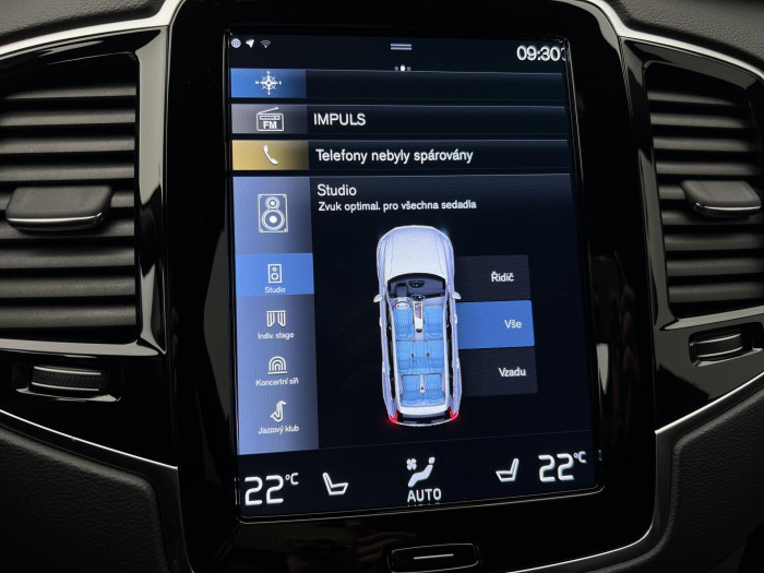 Volvo XC90 B5 AWD R-DESIGN 7MÍSTNÁ AUT