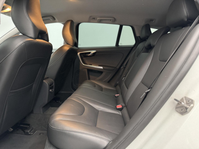 Volvo V60 CC D4 AWD SUMMUM AUT 2.4 d CC CC Summum