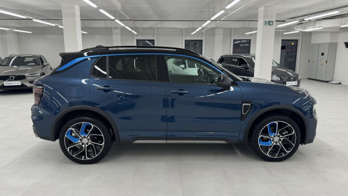 Lynk & Co 01 PHEV DCT AUT 1.maj. REZERVACE