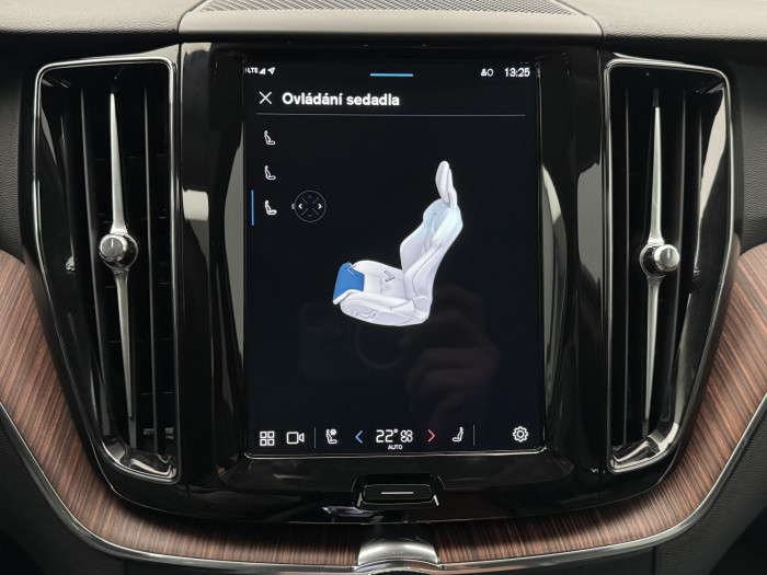 Volvo XC60 T8 AWD RECHARGE BRIGHT PLUS