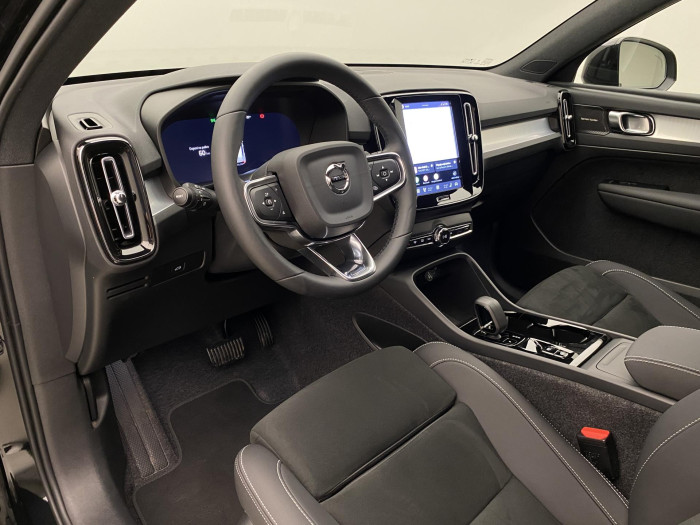 Volvo XC40 B4 PLUS BLACK EDITION AUT CZ