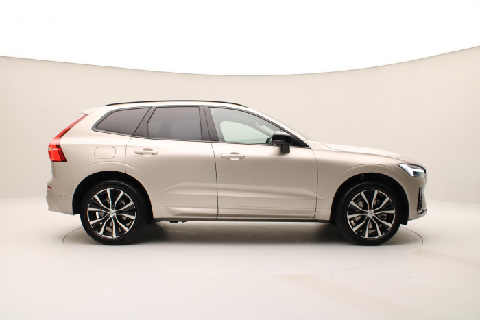 Volvo XC60 B5 AWD ULTRA DARK AUT CZ 1.maj