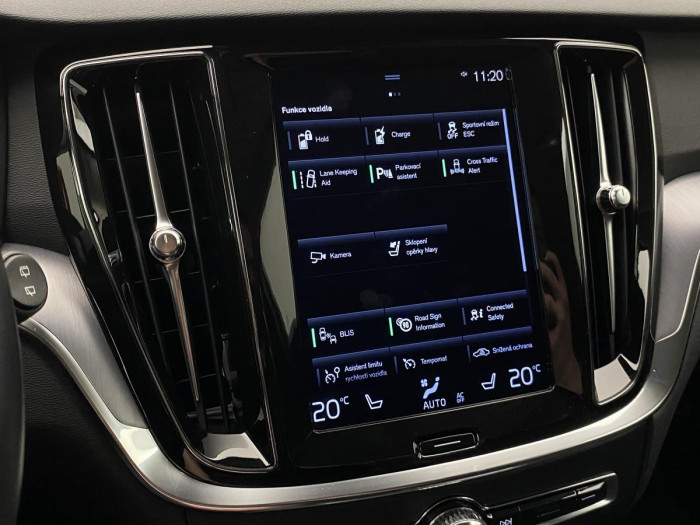 Volvo V60 T6 AWD RECHARGE REZERVACE