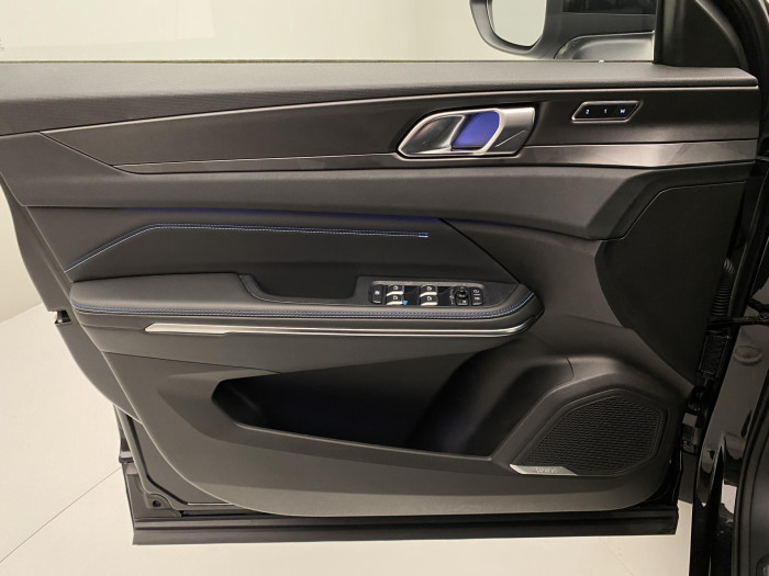 Lynk & Co 01 PHEV DCT AUT 1.maj