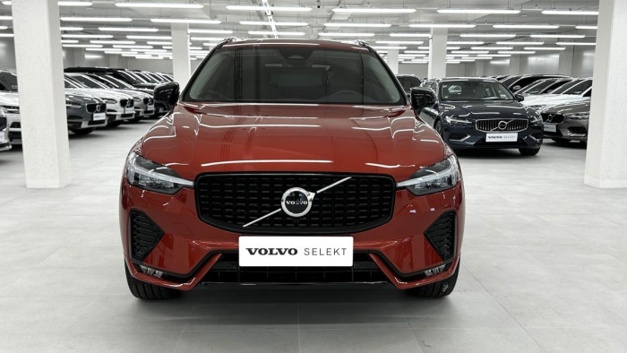 Volvo XC60 B4 AWD PLUS DARK REZERVACE 2.0 Plus