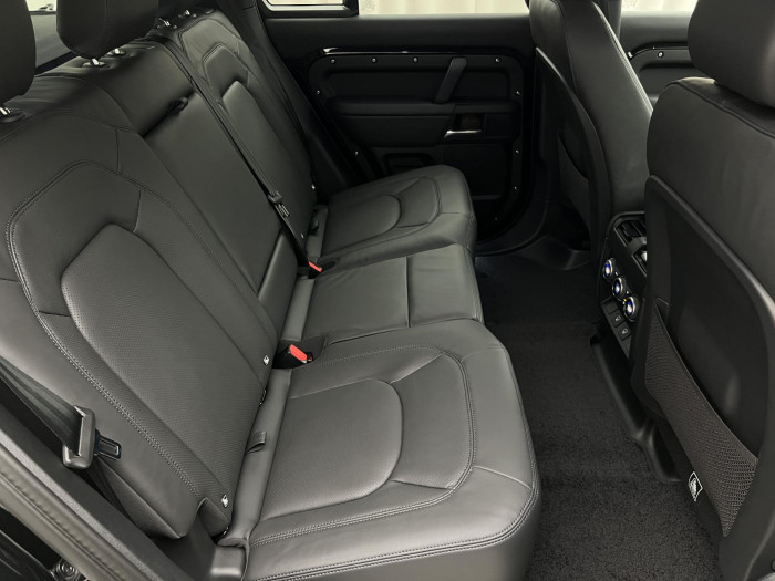 Land Rover Defender 110 D250 X-DYNAMIC SE AWD Aut 3.0 d Dynamic SE