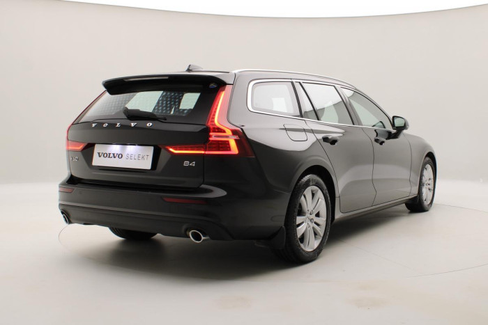 Volvo V60 B4 MOMENTUM AUT REZERVACE 2.0 Momentum