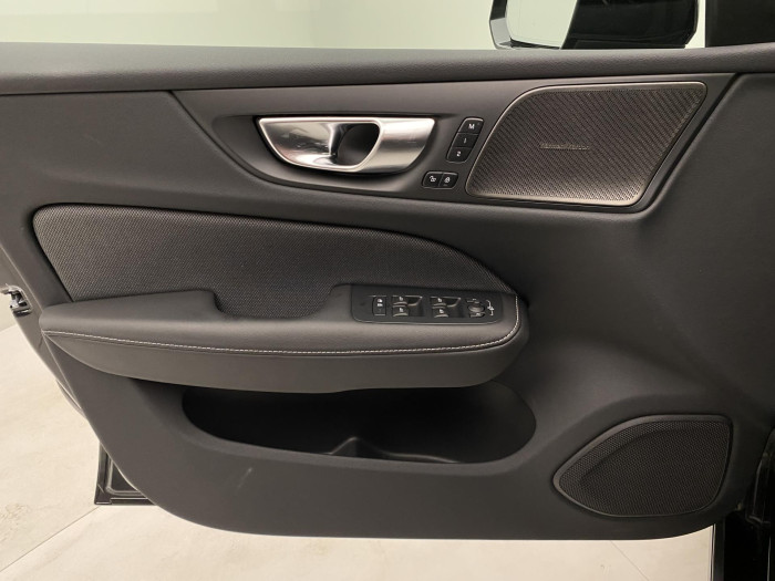 Volvo V60 B4 DARK PLUS AUT CZ