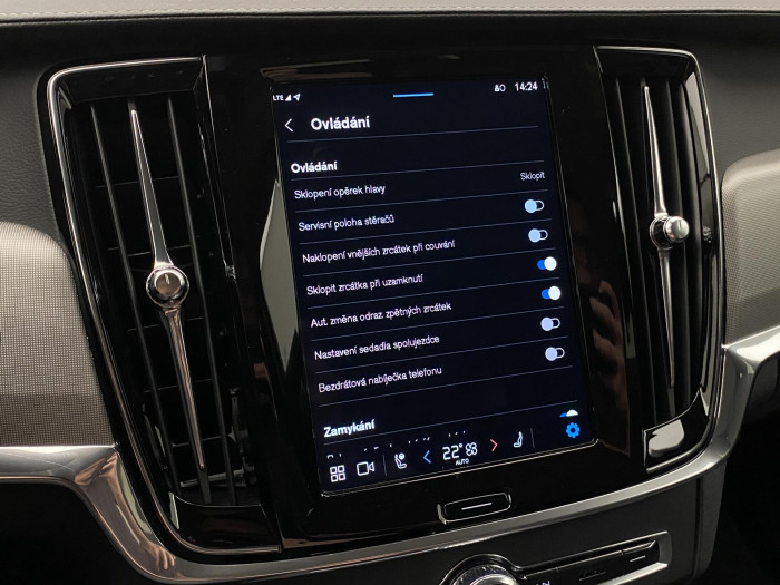 Volvo V90 CC B4 AWD BRIGHT REZERVACE 2.0 CC CC