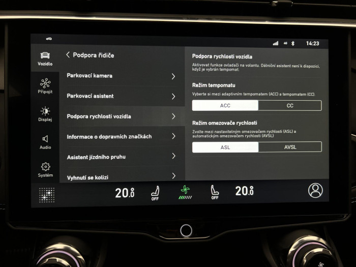 Lynk & Co 01 PHEV DCT AUT 1.maj.