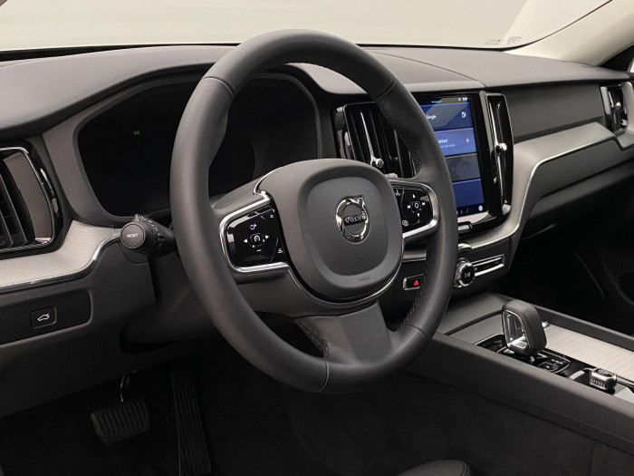 Volvo XC60 B4 AWD PLUS DARK AUT CZ